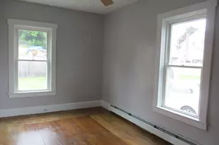 105 Woodstock Ave, Putnam, CT 06260 - Photo 4