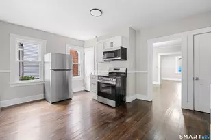 241 Oak St, Manchester, CT 06040 - Photo 4