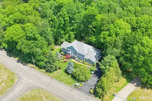 35 Hunting Ridge Rd, Easton, CT 06612 - Photo 4