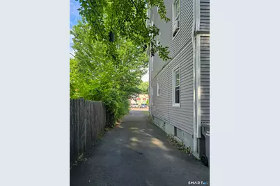 395 Woodland Street, Hartford, CT 06112 - Photo 36