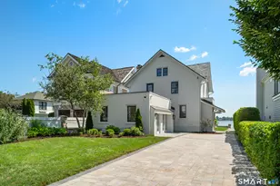 22 Ocean Dr N, Stamford, CT 06902 - Photo 2