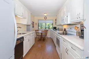 912 Heritage Vlg, Southbury, CT 06488 - Photo 4