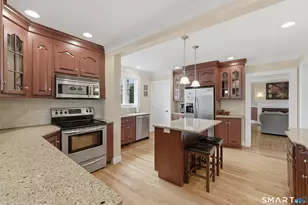 25 Penn Dr, West Hartford, CT 06119 - Photo 16