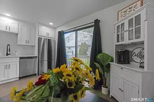 654 Longbrook Ave, Stratford, CT 06614 - Photo 6