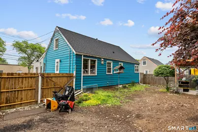 265 Jennings Avenue, Bridgeport, CT 06610 - Photo 32