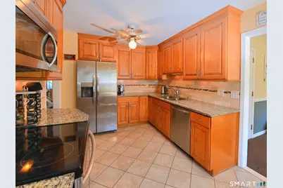 73 Fawn Ridge Lane #73, Norwalk, CT 06851 - Photo 10