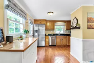 22 Rowe Pl, Bristol, CT 06010 - Photo 8