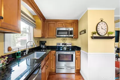 22 Rowe Place, Bristol, CT 06010 - Photo 10