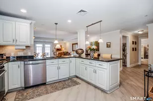 237 Fern St, West Hartford, CT 06119 - Photo 6