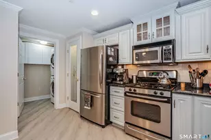 237 Fern St, West Hartford, CT 06119 - Photo 8