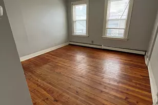21 Olive St, New Britain, CT 06051 - Photo 2