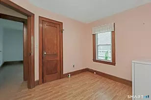 293 Pleasantview Ave, Bridgeport, CT 06606 - Photo 12