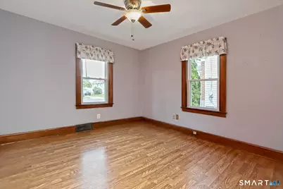 293 Pleasantview Avenue, Bridgeport, CT 06606 - Photo 10
