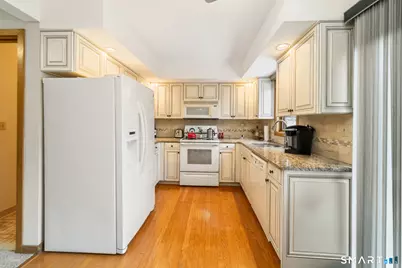 29 Moss Avenue #23, Seymour, CT 06483 - Photo 2