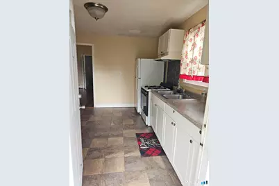 137 Pleasant Street, New Britain, CT 06051 - Photo 4