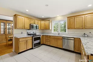 43 Kyle Ct, Meriden, CT 06450 - Photo 4