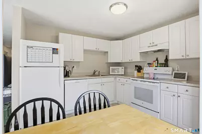18 Heather Ridge #18, Shelton, CT 06484 - Photo 8