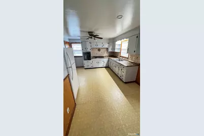 156 Putnam Avenue, Hamden, CT 06517 - Photo 2