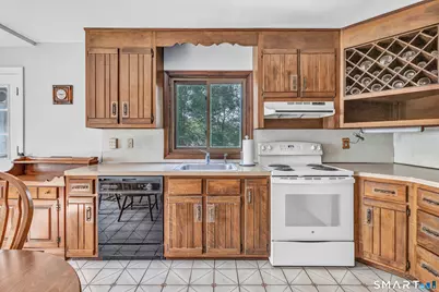 36 Romanock Place, Fairfield, CT 06824 - Photo 12