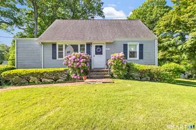 36 Romanock Place, Fairfield, CT 06824 - Photo 2