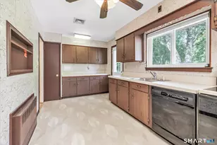 4781 Madison Ave, Trumbull, CT 06611 - Photo 10