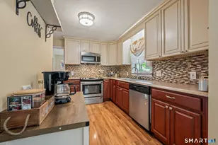 381 Chestnut Hill Ave, Waterbury, CT 06704 - Photo 4
