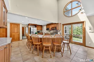 10 Hampshire Ln, Simsbury, CT 06070 - Photo 12