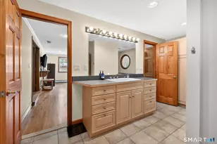 10 Hampshire Ln, Simsbury, CT 06070 - Photo 20