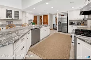 10 Hampshire Ln, Simsbury, CT 06070 - Photo 8