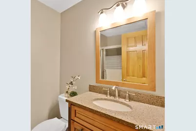 10 Hampshire Lane, Simsbury, CT 06070 - Photo 20