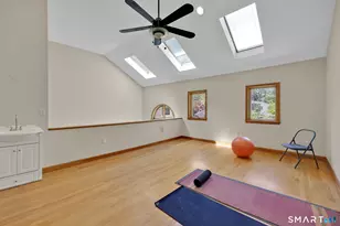 10 Hampshire Ln, Simsbury, CT 06070 - Photo 24