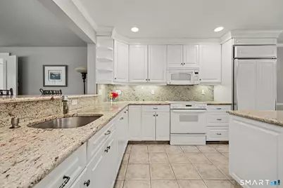 12 Ludlow Manor, Norwalk, CT 06855 - Photo 4