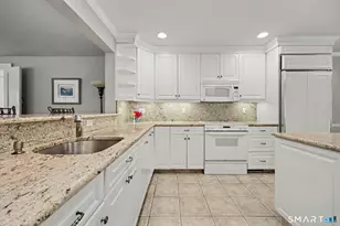 12 Ludlow Manor, Norwalk, CT 06855 - Photo 4