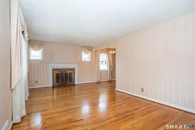 19 Newgate Street, West Hartford, CT 06110 - Photo 4