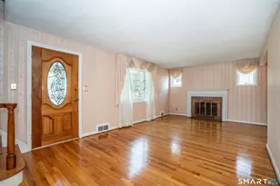 19 Newgate St, West Hartford, CT 06110 - Photo 2