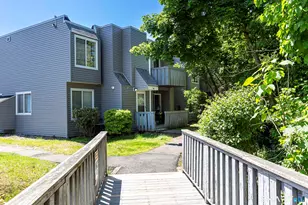 11 Cedar Ct, East Haven, CT 06512 - Photo 2
