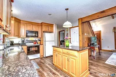 4 Windsor Place, Naugatuck, CT 06770 - Photo 12