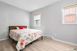 135 Prospect St, Waterbury, CT 06710 - Photo 4