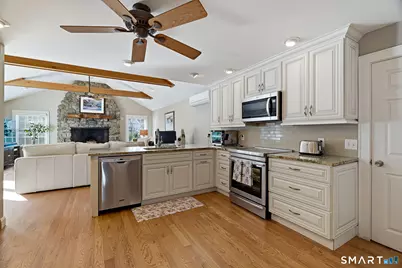 313 Old Post Road, Fairfield, CT 06824 - Photo 26