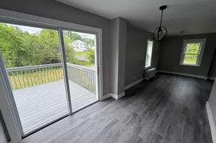 10 Center St, Windsor Locks, CT 06096 - Photo 16
