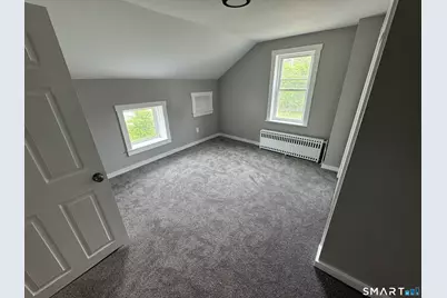 10 Center Street, Windsor Locks, CT 06096 - Photo 8