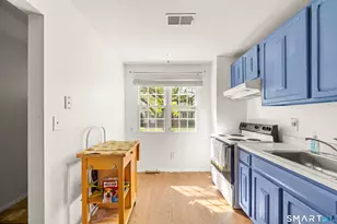 F9 Bradley Circle, Enfield, CT 06082 - Photo 10