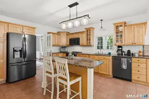1649 Asylum Ave, West Hartford, CT 06117 - Photo 4