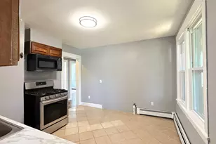 14 Cerretta St, Stamford, CT 06907 - Photo 4