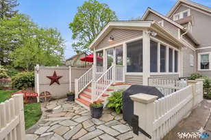 112 Main St, Essex, CT 06409 - Photo 2