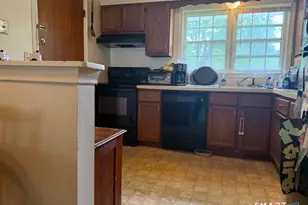 250 Robin Ct, Cheshire, CT 06410 - Photo 8