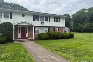 250 Robin Ct, Cheshire, CT 06410 - Photo 2