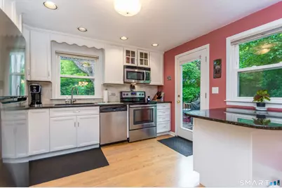 28 Raymonds Drive, Fairfield, CT 06824 - Photo 6