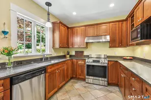 17 Ridge Rd, Danbury, CT 06810 - Photo 8