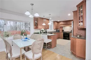 8 Lone Pine Ln, Westport, CT 06880 - Photo 6